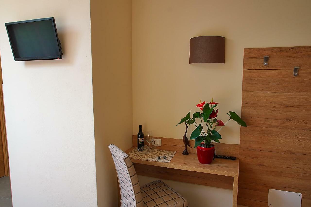 Botton D'Oro Delle Dolomiti Bed & Breakfast Vattaro Exterior photo